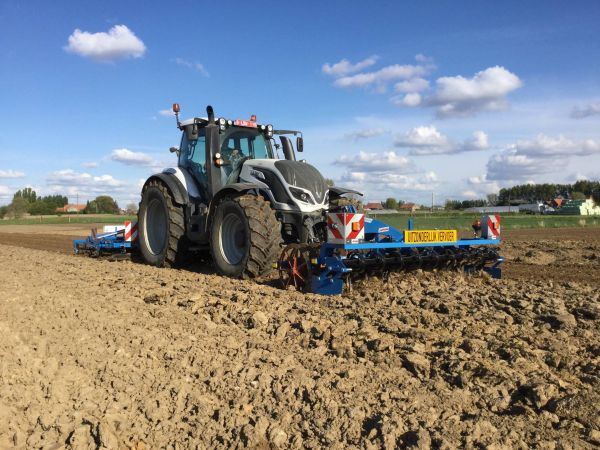 T174 vario met nieuw zaaibedcombinatie 