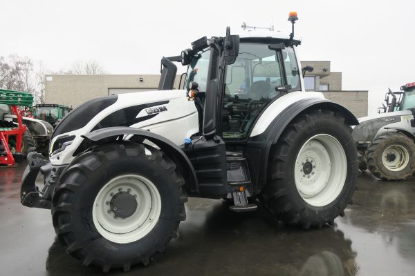 Valtra T145 Versu VERKOCHT