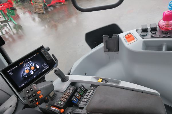 Valtra T145 Versu VERKOCHT